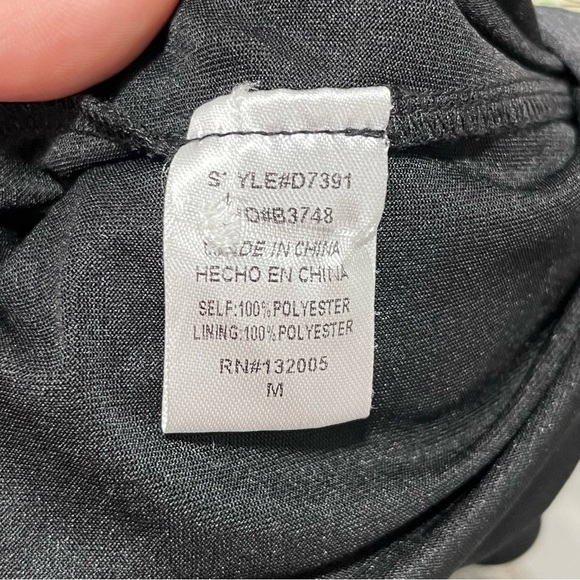 Entro Halter Neck Flowy Top Black Floral V Neckline Collared M - Picture 8 of 9